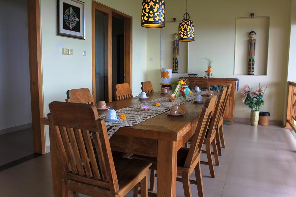 Le Tito Villa Lovina